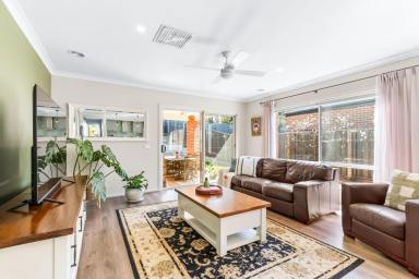 House For Sale - VIC - Flora Hill - 3550 - Stylish Family Living in Peaceful Flora Hill  (Image 2)