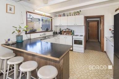 House For Sale - WA - Gracetown - 6284 - Gracetown Beach Shack  (Image 2)