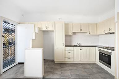 Unit For Sale - NSW - Mount Keira - 2500 - Neat 1 Bedroom Unit with Ocean Views  (Image 2)