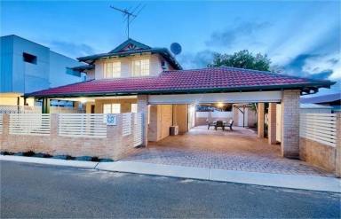 House For Lease - WA - Scarborough - 6019 - Stunning Two-Storey Family Home in Scarborough  (Image 2)