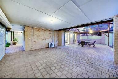 House For Lease - WA - Scarborough - 6019 - Stunning Two-Storey Family Home in Scarborough  (Image 2)