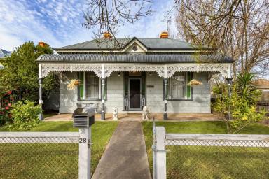 House For Sale - VIC - Bendigo - 3550 - Charming Residence in a Desirable Location  (Image 2)