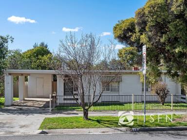 Unit For Sale - VIC - Strathdale - 3550 - Strathdale’s Hidden Gem  (Image 2)