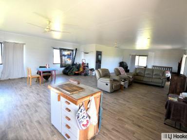 House For Sale - QLD - Lower Tully - 4854 - Versatile Brick Home on Expansive 1510m² Allotment – Privacy & Potential in Lower Tully  (Image 2)