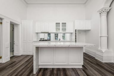 House Leased - VIC - St Kilda - 3182 - Stylish St Kilda Residence Perfect for Summer Living  (Image 2)