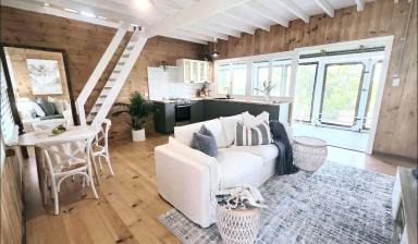 House For Sale - QLD - Macleay Island - 4184 - Beachfront Cottage with Water Views – Your Piece of Paradise  (Image 2)