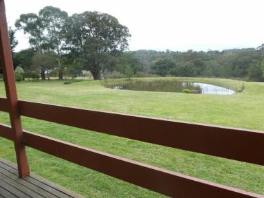 House For Lease - VIC - Nicholson - 3882 - CHARMING 2 - BEDROOM COTTAGE IN PEACEFUL RURAL SETTING  (Image 2)