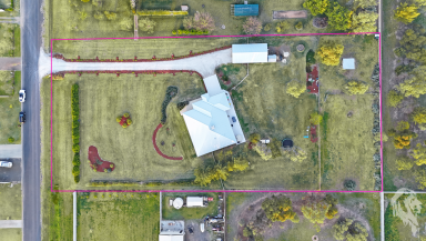 House Auction - NSW - Narrabri - 2390 - BEAUTIFUL RIVERBEND HOME:  SPACIOUS INSIDE - SPACIOUS OUTSIDE!  (Image 2)