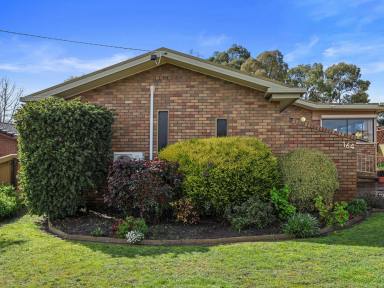 House For Sale - VIC - Hamilton - 3300 - Low maintenance brick home  (Image 2)