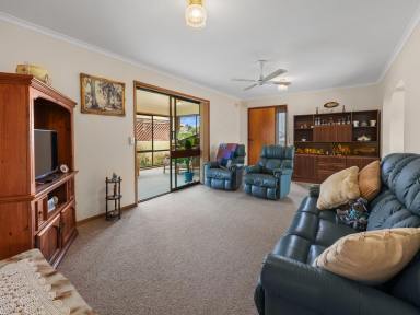 House For Sale - VIC - Hamilton - 3300 - Low maintenance brick home  (Image 2)