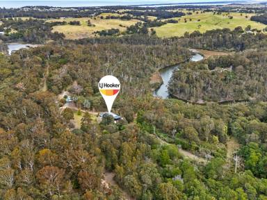 House For Sale - VIC - Kalimna West - 3909 - A SECLUDED RETREAT WITH EXCLUSIVE WATER ACCESS  (Image 2)