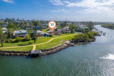 House For Sale - NSW - Greenwell Point - 2540 - Waterfront Reserve Home  (Image 2)