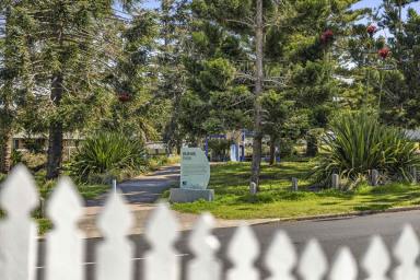 House For Sale - QLD - Mount Lofty - 4350 - Ease into the Eastside - Fantastic Opportunity!  (Image 2)
