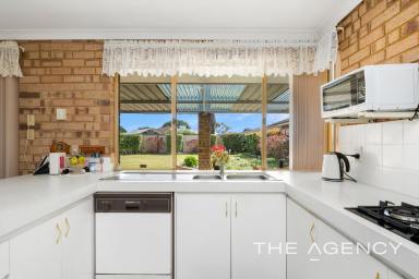 House For Sale - WA - Warnbro - 6169 - Beach Close, Access Ready, Family Perfect  (Image 2)