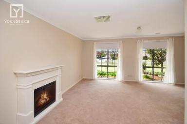 House For Sale - VIC - Mooroopna - 3629 - ENJOY WALKS AROUND THE LAKE !  (Image 2)