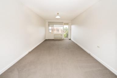 House For Sale - VIC - Swan Hill - 3585 - Modern Comfort in Cruffel Court complex  (Image 2)