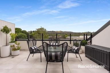 Apartment For Sale - NSW - Bowral - 2576 - Perfectly Poised on top floor- Bowral Luxury Living at its Finest  (Image 2)