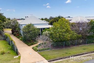 House For Sale - QLD - Bundaberg South - 4670 - Perfect Fusion of Modern and a Historic Past  (Image 2)