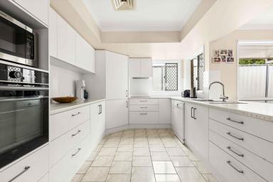 House For Sale - QLD - Rangeville - 4350 - BIG Family Home - Five Bedrooms, Three Living Areas!  (Image 2)