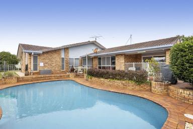 House For Sale - QLD - Rangeville - 4350 - BIG Family Home - Five Bedrooms, Three Living Areas!  (Image 2)