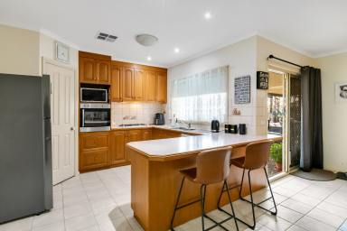 House For Sale - VIC - Mildura - 3500 - Reliable Returns & Family Function in One  (Image 2)
