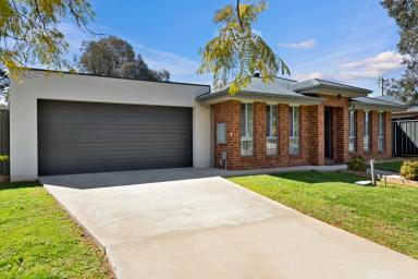 House For Sale - VIC - Mildura - 3500 - Modern Brick Townhouse with Spacious Living and Outdoor Entertaining  (Image 2)