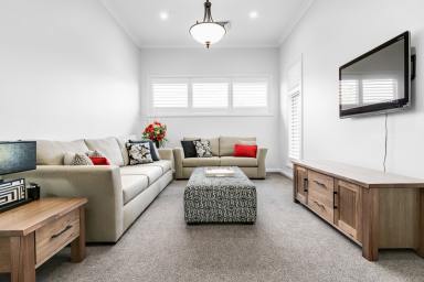 House For Sale - VIC - Mildura - 3500 - CBD Living at Its Best  (Image 2)