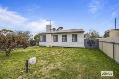 House For Sale - VIC - Ararat - 3377 - Well Maintained Entry Level Opportunity  (Image 2)