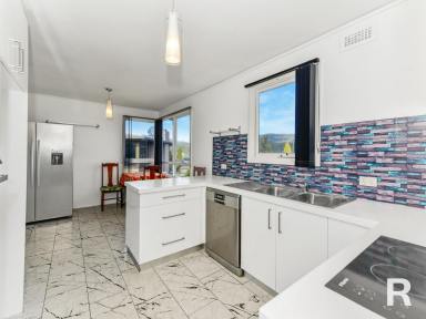 House For Sale - TAS - New Norfolk - 7140 - Spacious Family Home in a Great Location  (Image 2)