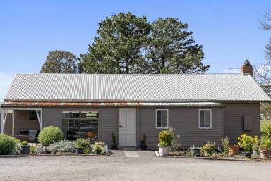 House For Sale - VIC - Darlington - 3271 - ESCAPE TO THE COUNTRY, YOUR TREECHANGE AWAITS  (Image 2)