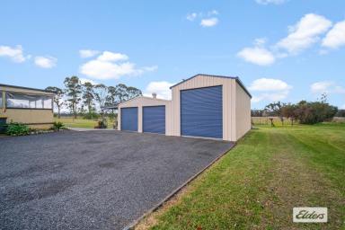 House For Sale - NSW - Cundletown - 2430 - A TERRIFIC LIFESTYLE IS GUARANTEED  (Image 2)