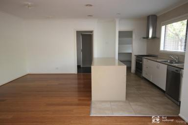 House For Lease - VIC - Lyndhurst - 3975 - FAMILY HOME IN MARRIOTT WATERS  (Image 2)