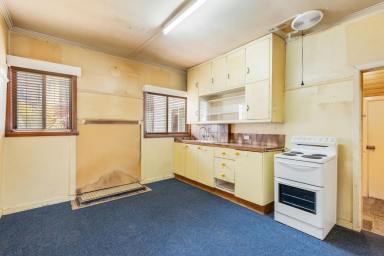 House For Sale - VIC - California Gully - 3556 - Opportunity Knocks  (Image 2)
