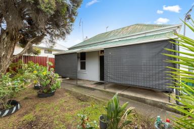 House For Sale - VIC - California Gully - 3556 - Opportunity Knocks  (Image 2)