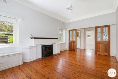 House For Lease - NSW - Albury - 2640 - HIGHLY DESIRABLE ART DECO HOME IN CENTRAL LOCATION  (Image 2)