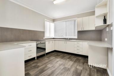 House For Lease - NSW - Inverell - 2360 - Renovated Weatherboard on Ross Hill  (Image 2)