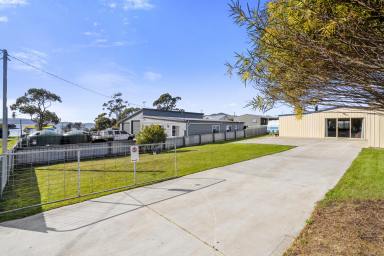 House For Sale - TAS - Dunalley - 7177 - Lock-Up, Leave & Live the Lifestyle  (Image 2)