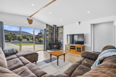 House For Sale - TAS - Dunalley - 7177 - Lock-Up, Leave & Live the Lifestyle  (Image 2)