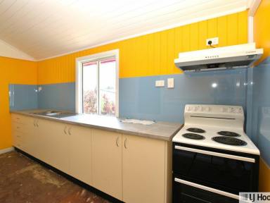House For Sale - QLD - Tully - 4854 - Charming Renovated Home with picturesque Mountain Views  (Image 2)