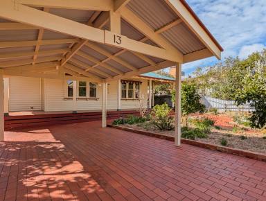 House For Sale - VIC - Swan Hill - 3585 - Stylish Family Living in a Blue Ribbon Swan Hill Location  (Image 2)