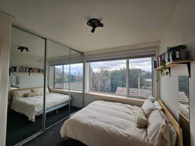 Unit Leased - VIC - South Yarra - 3141 - Light-filled one-bedroom apartment with spectacular city views from every room  (Image 2)