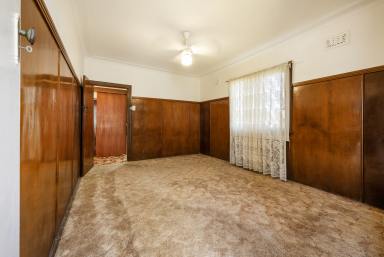 House Auction - NSW - Grafton - 2460 - SOLID START IN A WELL REGARDED NEIGHBOURHOOD  (Image 2)