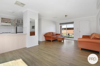 Unit For Lease - NSW - Lavington - 2641 - PRIVATE AND COMFORTABLE TWO BEDROOM UNIT!  (Image 2)