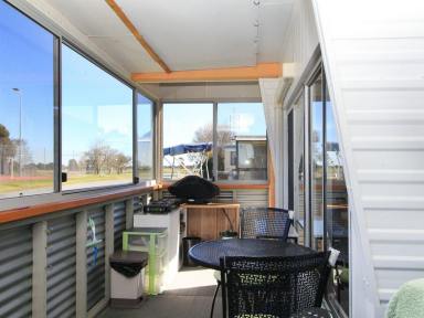 Unit For Sale - VIC - Swan Reach - 3903 - BRIGHT AND SPACIOUS CABIN - TAMBO TOURIST PARK  (Image 2)