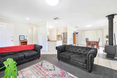 House Auction - NSW - Tamworth - 2340 - ENTERTAINERS DELIGHT  (Image 2)