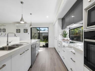 House For Sale - VIC - Bairnsdale - 3875 - IMMACULATE IN EVERY WAY  (Image 2)