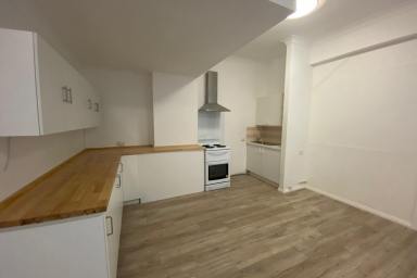 Unit For Lease - NSW - West Wollongong - 2500 - RENOVATED ONE BEDROOM APARTMENT  (Image 2)