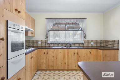 Unit For Sale - VIC - Stawell - 3380 - Low Maintenance Living in the Heart of Stawell  (Image 2)