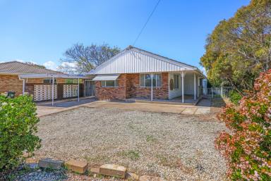 House For Sale - NSW - Tamworth - 2340 - BRICK AND TILE HOME WITH SHED  (Image 2)