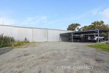 Acreage/Semi-rural For Sale - WA - Wanneroo - 6065 - THE ONE YOU’VE BEEN WAITING FOR – EXQUISITE LIVING PLUS SUBSTANTIAL WORKSHOP!  (Image 2)